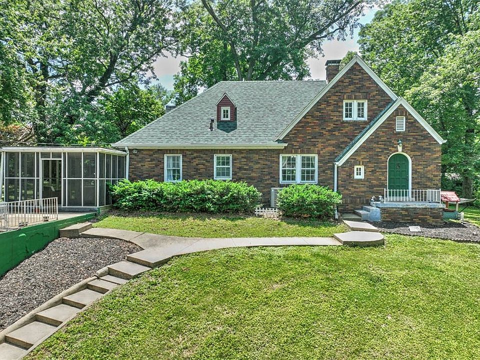 1st image of 35 Lombardy Dr