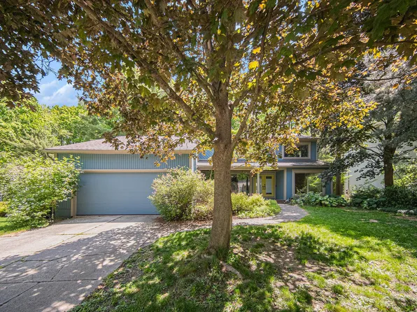 1410 N Folkstone Ct, Ann Arbor, MI 48105