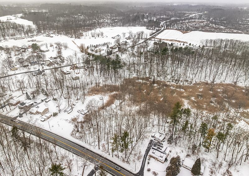 5th image of 983 River Road