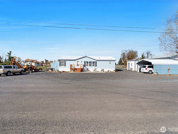 4th image of 365 NE Adams Road