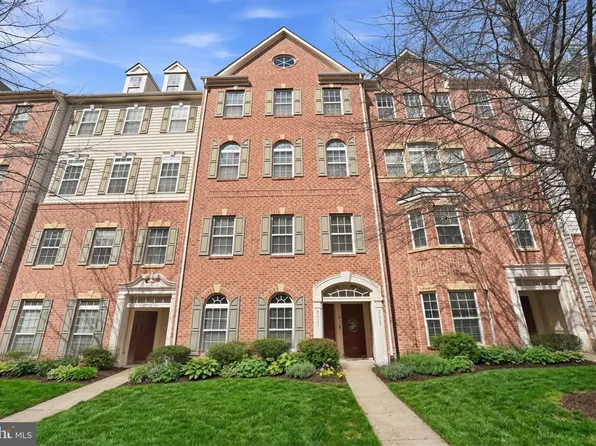 2623 Eastbourne Dr #285, Woodbridge, VA 22191