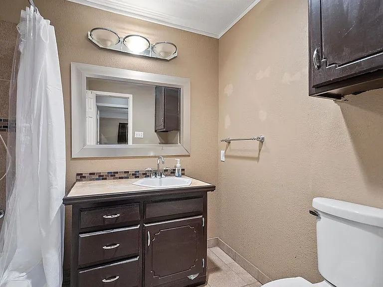 1600 Cindy Ct — Photo 27