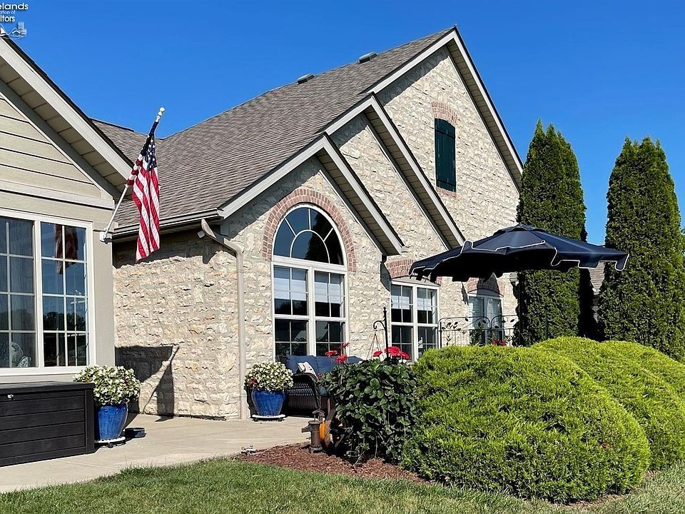 1st image of 2901 N Villa Ct #24C