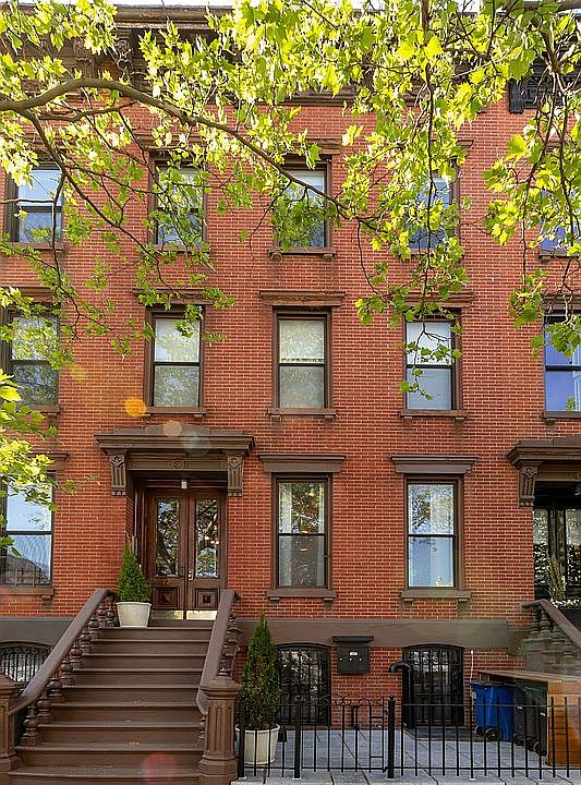 1st image of 72 Conselyea St