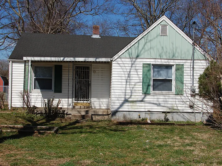913 Blue Ridge Dr — Photo 1