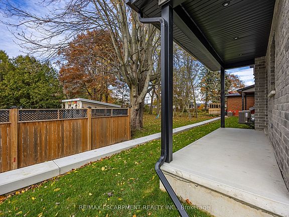 3rd image of 3 Maple Ln