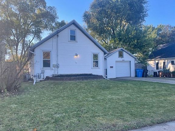 2nd image of 2304 Clark St