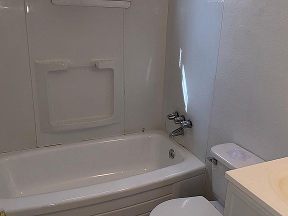 3rd image of 1205 W 44th St #2