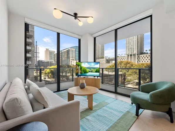 11 NE 6th St Unit 301, Miami, FL 33132