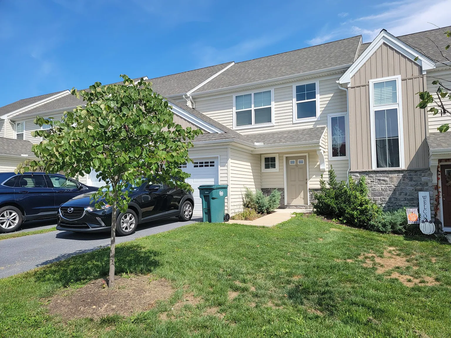 3 bed, 2.5 bath, 1400 sqft, $1,950 — Photo 1