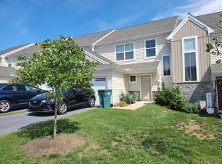 50 Rollins Ln, Willow Street, PA 17584