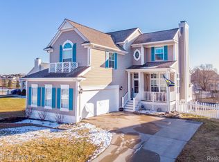 290 Atlantis Cir, Oxford, MI