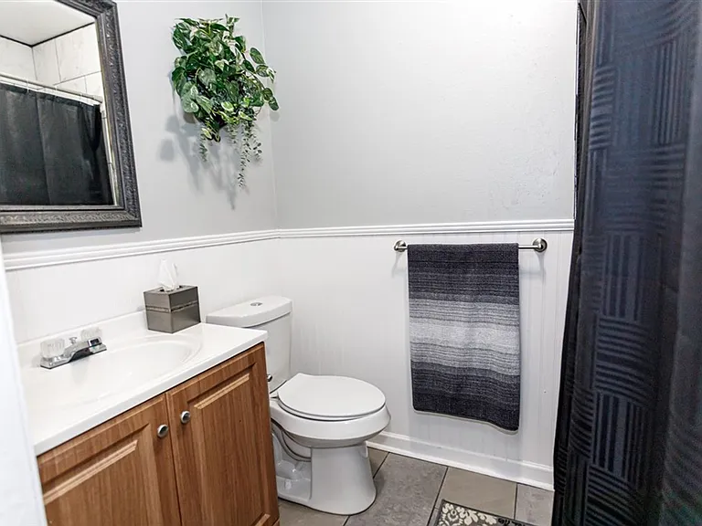 1632 Rev Manual St — Photo 4