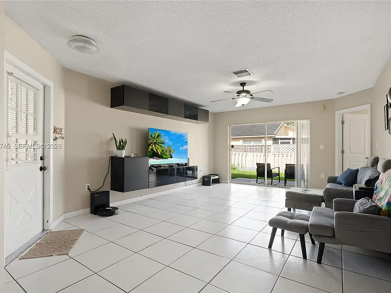 14606 SW 122nd Pl #14606 — Photo 3