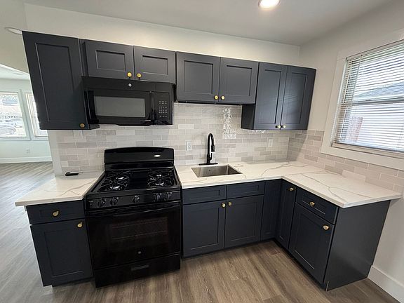4th image of 604 N Causeway Blvd APT B