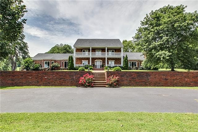 1st image of 1538 Lewisburg Park