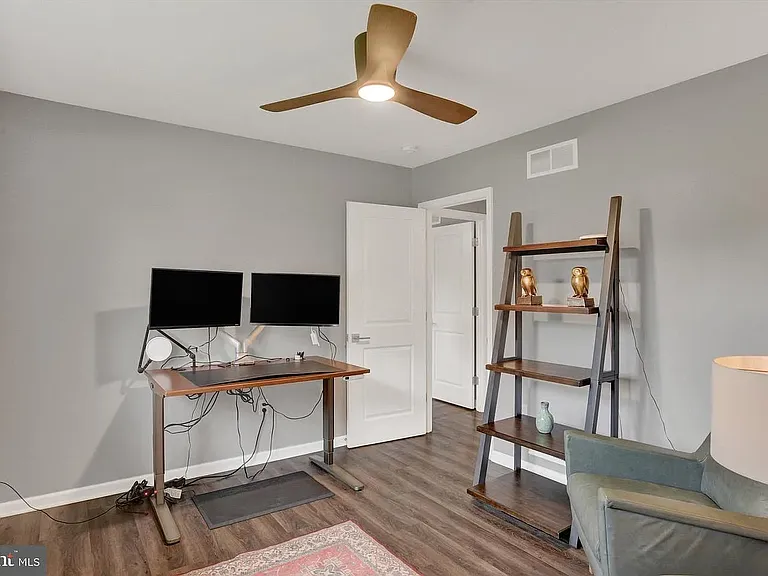225 E Glenn Rd — Photo 16