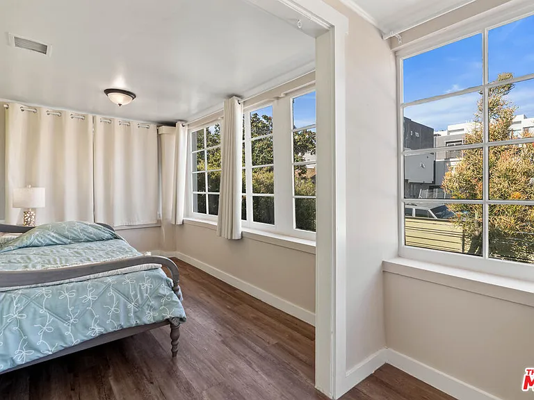 607 N Gramercy Pl — Photo 21