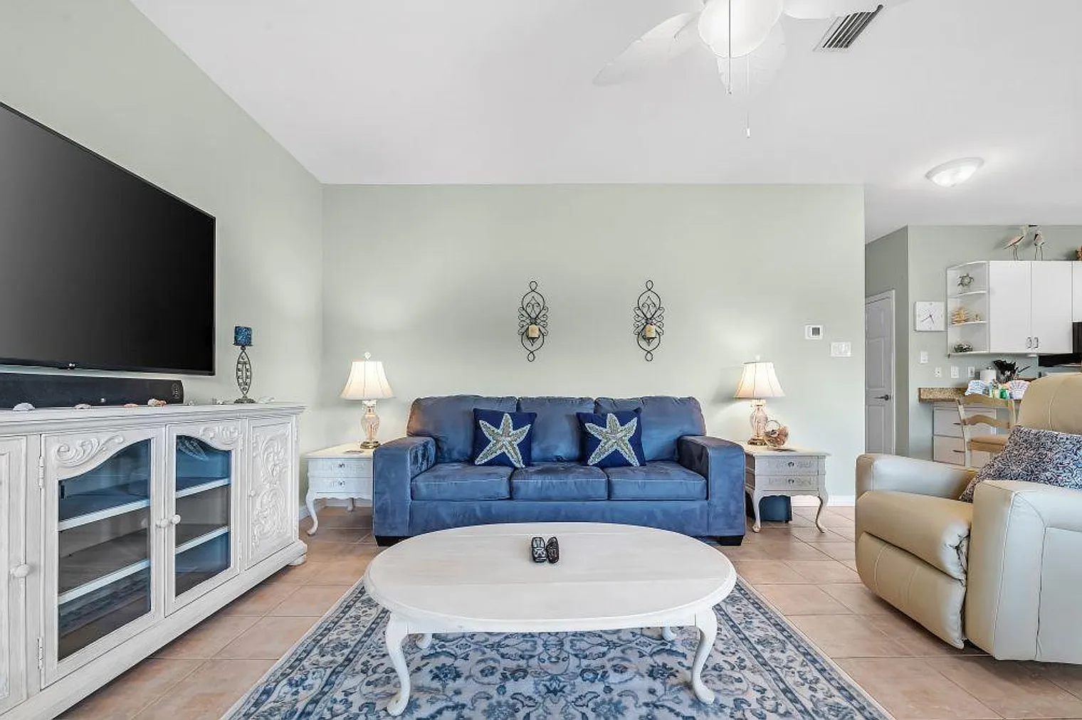 2 bed, 2.0 bath, 1044 sqft, $4,808 — Photo 1