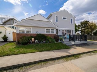 19 Armour St, Long Beach, NY 11561