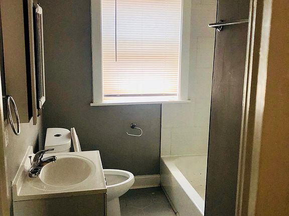 5th image of 7329 S Bennett Ave #3W