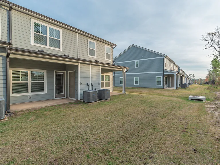 West Park Townhomes — Photo 19