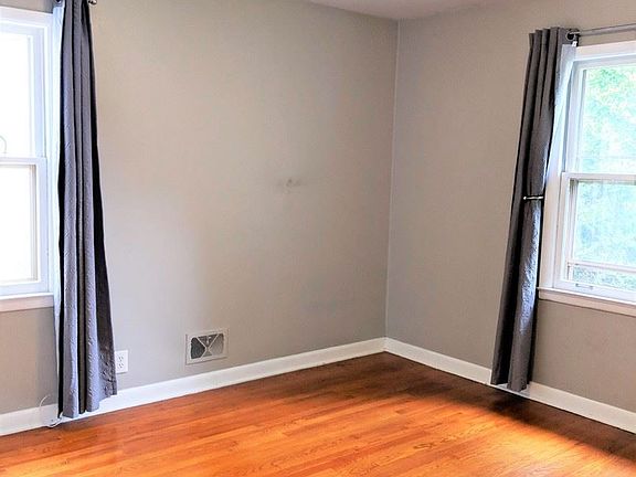 5th image of 535 N 105th St