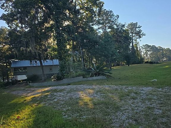 3rd image of 255 W Shore Dr