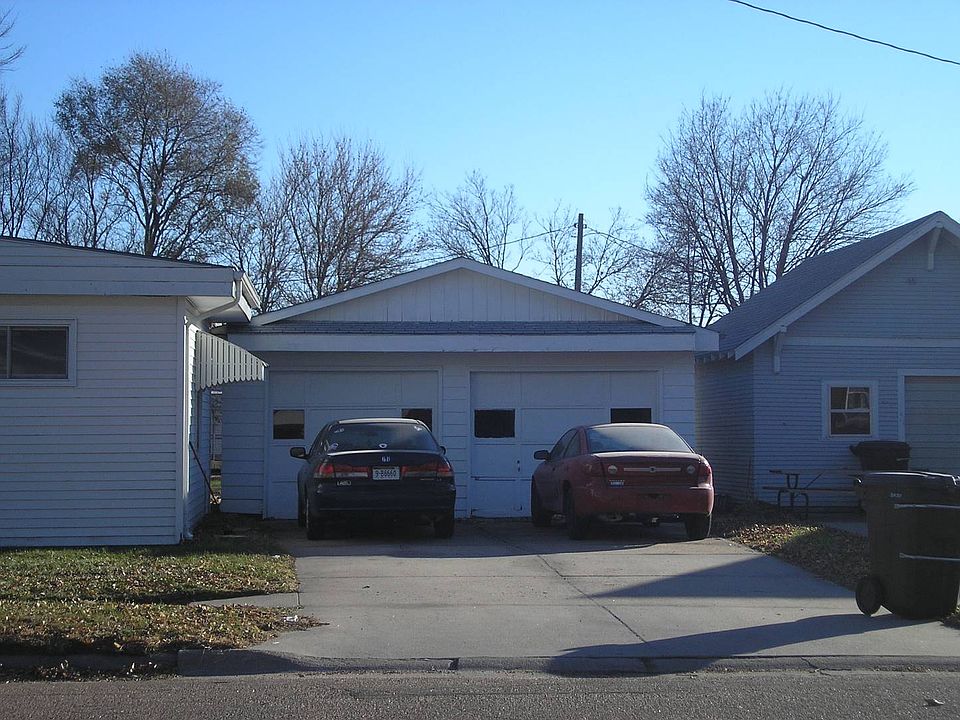 2nd image of 121-125 W Calkins Ave