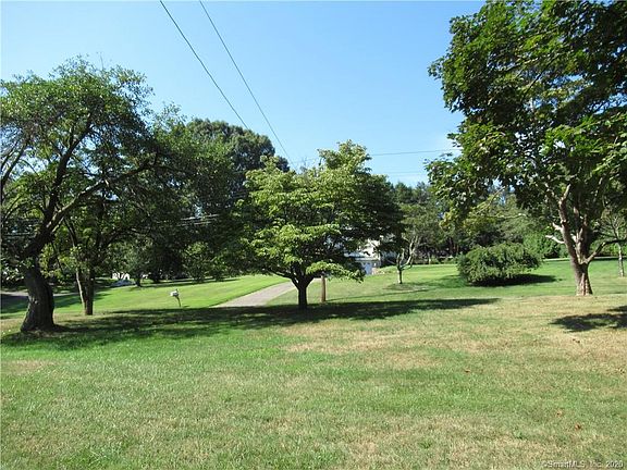 4th image of 4 Rosewood Dr