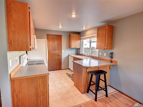 5th image of 929 Vera Ct