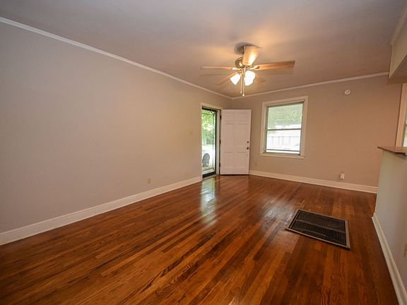5th image of 3582 Barwood Cir