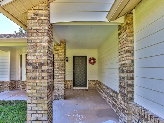4th image of 2216 Danwood Dr