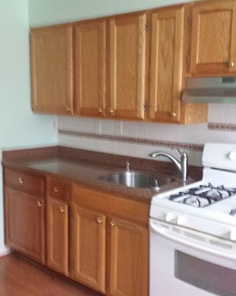 5th image of 2637 N Hollywood St