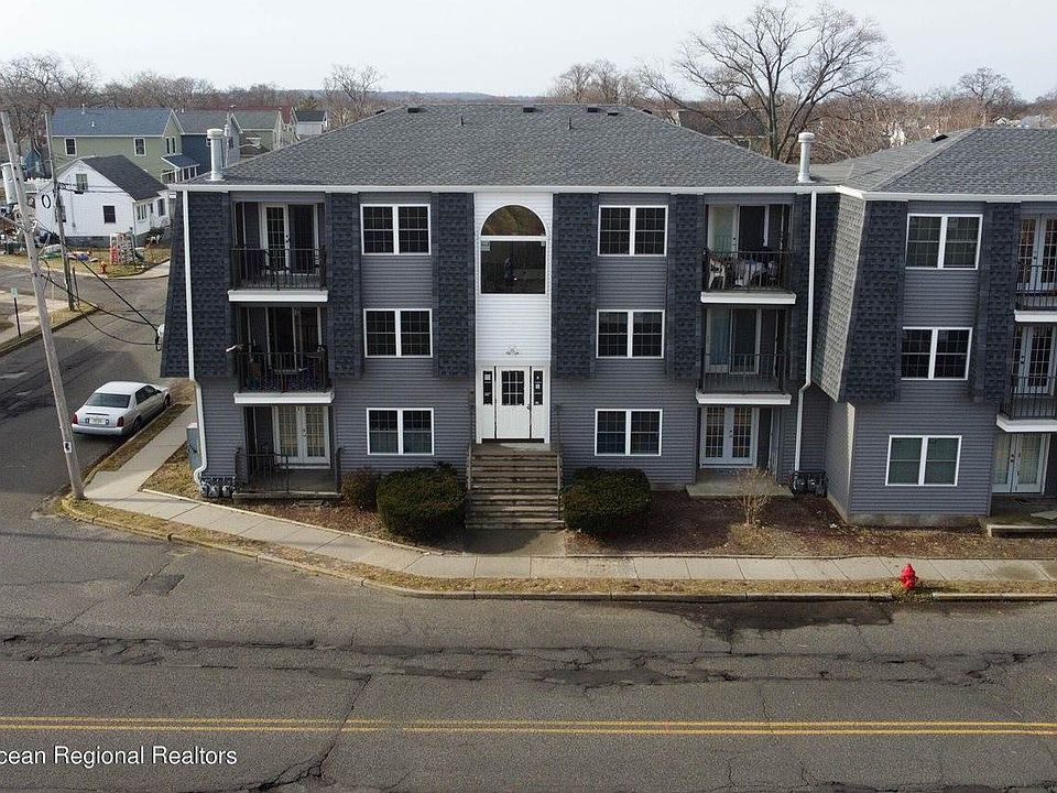 1st image of 98 Beachway Ave Unit 7