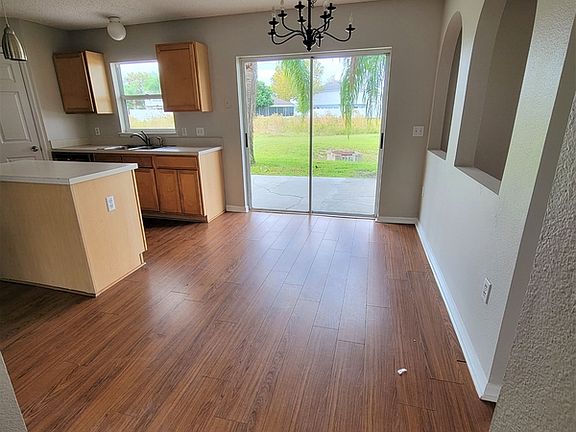 3rd image of 5031 Fiske Cir