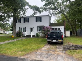18 Bonnybill Dr, Centereach, NY 11720