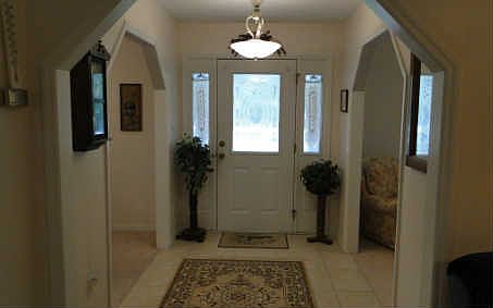 2nd image of 303 NW Lona Loop