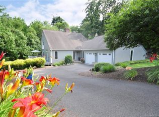 15 Castlewood Rd, Weatogue, CT 06089