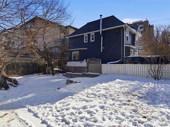 4th image of 2414 1st St SW