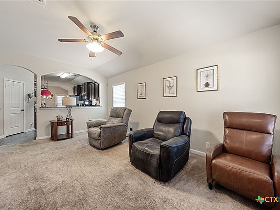 4th image of 1017 Stewart Dr