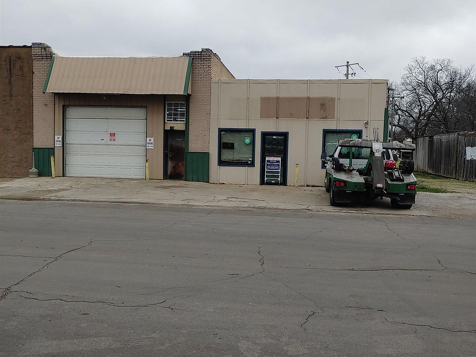 1st image of 203 E Front St