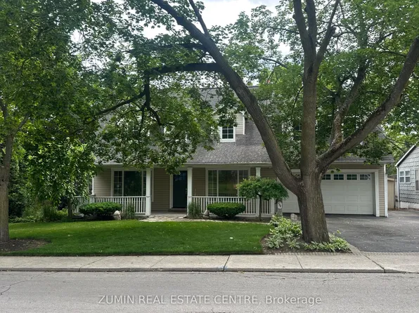 76 Brock St, Oakville, ON L6K 2Z1