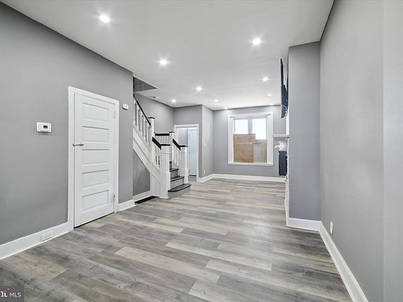 3rd image of 2831 W Montgomery Ave