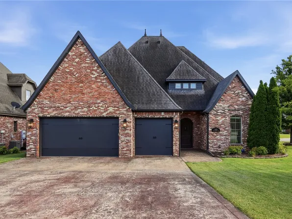 3405 SW Cabernet Ave, Bentonville, AR 72712