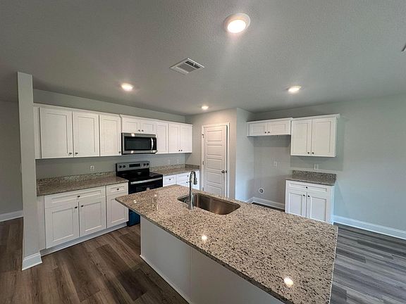 4th image of 107 Oakwood Dr