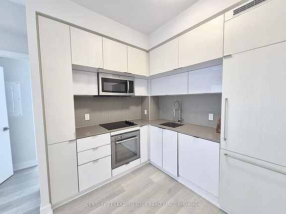 3rd image of 28 Avondale Ave Unit 209