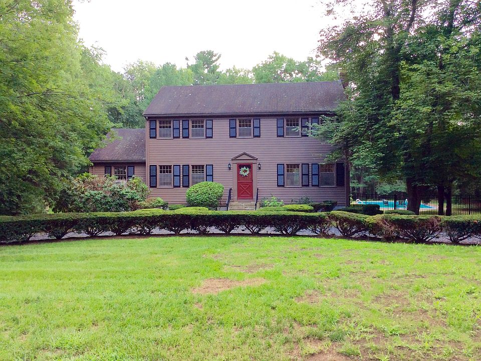 1st image of 25 Washington Dr
