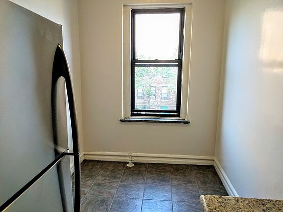 4th image of 4209 47th Ave #2G