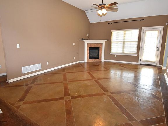 4th image of 6973 Dakota Cir N